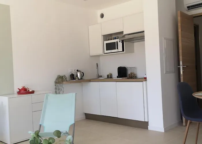 Апартаменты Face A La Каси