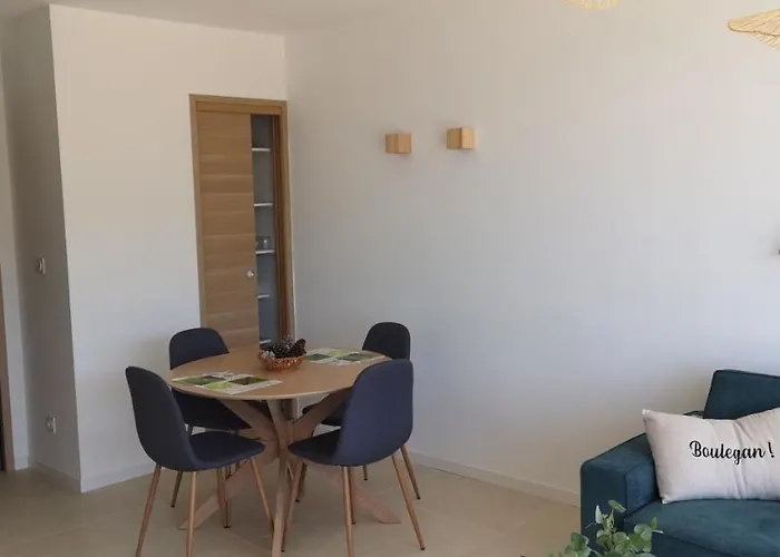 Face A La Апартаменты *